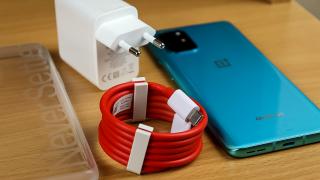 OnePlus 8T: Baterie de cursă lungă şi foarte lungă