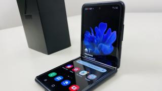 Samsung Galaxy Z Flip 3 va avea un ecran cu refresh rate de 120Hz