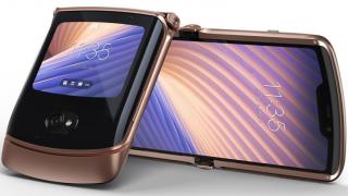 Motorola RAZR 5G Blush Gold este disponibil în premieră în România, la magazinele Altex