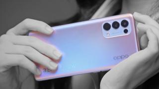 Seria de telefoane Oppo Reno5 ar avea o carcasă care luminează în întuneric