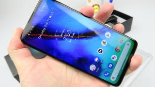 Motorola Moto G Pro Unboxing; telefoanele cu stylus nu trebuie neapărat să coste cât un salariu (Video)