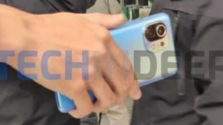 Xiaomi Mi 11 apare din nou în fotografii, de această dată pe o nuanță gradient de albastru