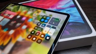 iPad Pro 12.9 inch (2020) Unboxing: tableta ta pentru randare 4K rapidă, cu LiDAR şi talie sub 6 mm (Video)