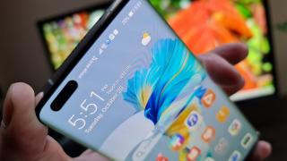 Huawei Mate 40 Pro: Display OLED de cea mai bună calitate