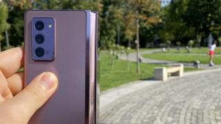 Samsung Galaxy Z Fold 2 5G: Cameră triplă stabilizează bine, ştie şi cu Night Mode, ultrawide