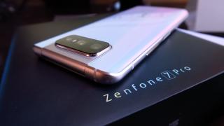 ASUS ZenFone 7 Pro: Camera rotativă triplă are câte ceva pentru fiecare