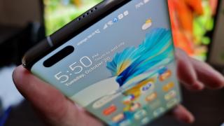 Huawei Mate 40 Pro: OS, UI, aplicaţii cu un EMUI 11 dezvoltat, control prin gesturi, Eyes on Display