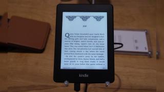 Ce Înseamnă tehnologia Kindle Paperwhite de la Amazon (Video)