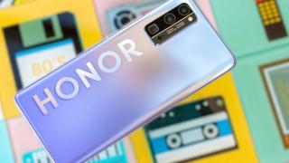 Honor dezvoltă în prezent un nou telefon 5G cu procesor Snapdragon la bord