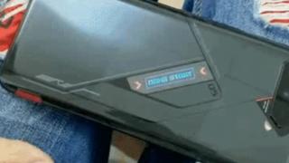 ASUS ROG Phone 5 apare în primul video hands-on; Vedem cum funcționează și ecranul secundar din spate