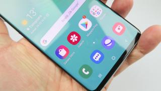 Samsung sistează actualizarea lui Galaxy S10 la Android 11 din cauza unor bug-uri