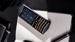 Caviar își lansează propriul telefon cu Android: Origin rulează Android și se inspiră din design-ul Vertu