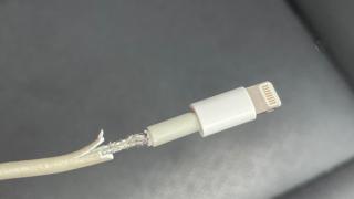 Apple caută modalități prin care să reducă uzura cablului Lightning; Iată ce propune un brevet nou
