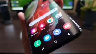 Samsung Galaxy S21+ 5G: Display clar adus la zi de la S20+, exceptând rezoluția