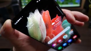 Samsung Galaxy S21+ 5G: Conectivitate 5G, WiFi 6, UWB