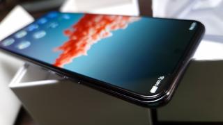 ZTE Axon 20 5G Unboxing: primul telefon cu camera selfie sub ecran a ajuns la noi, nu ne sperie diagonala de tabletă!