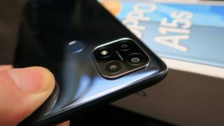 Oppo A15s Unboxing: telefon de buget cu cameră triplă, CPU Helio, spate arătos (Video)