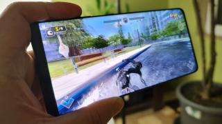 Samsung Galaxy S21 Ultra 5G: Benchmark-uri cu 20-30% peste predecesori, cald la stres sintetic doar