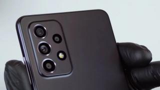 Google a dezvăluit o mulțime de telefoane încă neanunțate; Galaxy A52, A72 și un așa-zis ASUS ZenFone 8 Flip sunt pe listă