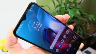 Motorola Moto G30: Conectivitate de telefon de buget clasic