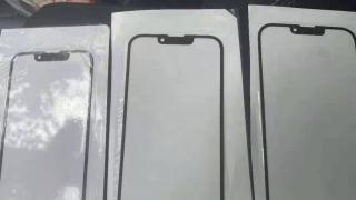 Apple va aduce display-uri LTPO de 120Hz pe iPhone 13 Pro/Pro Max; Vedem și protecții de ecran cu notch mai mic