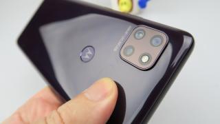 Motorola Moto G 5G: Design cu o nuanţă ce nu se uită uşor