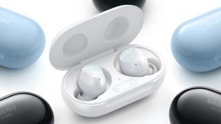 Samsung lucrează la căștile wireless Galaxy Buds 2, care apar menționate în aplicația Galaxy Wearable