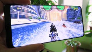 OnePlus 9 Pro: Benchmark-uri de top 3/top 5, rulează jocurile perfect