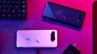 ASUS ROG Phone 5 este disponibil oficial în România; Iată cât costă şi ce oferă versiunile sale