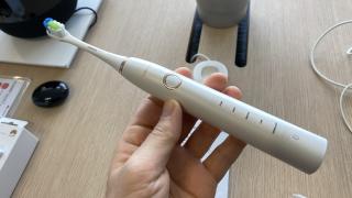 Huawei Lebooo Smart Sonic Toothbrush este o periuţă electrică cu autonomie generoasă şi un nou început pentru Huawei (Hands on)