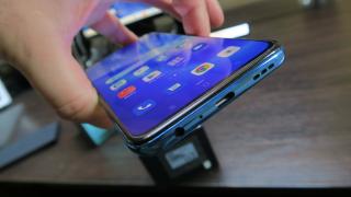 Oppo Reno5 5G: Conectivitate 5G, WiFi rapid, USB-C