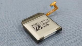 Samsung Galaxy Watch 4 îşi dezvăluie bateria într-o nouă scăpare foto
