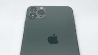 Cât costă o greșeală de producție Apple? 2700 dolari - atât a plătit un fan pentru un iPhone 11 Pro cu logo-ul aplicat greșit