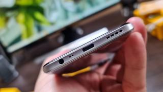 Realme 8: Baterie de top 10 fără probleme, cu încărcare destul de rapidă