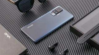 Un smartphone misterios Vivo își face apariția în Google Play Console; Are procesor Snapdragon 870