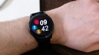 OnePlus Watch urmează să primească un update care va aduce Always On Display și noi opțiuni pentru purtabil