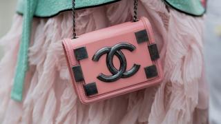 Huawei versus Chanel: chinezii câştigă un proces împotriva casei de modă, pe tema unui logo similar