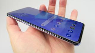 OnePlus 9: Display excelent, luminozitate stelară