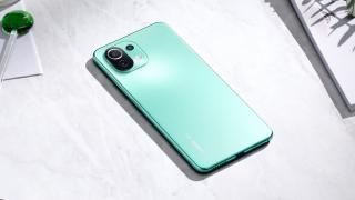 Preț și disponibilitate Xiaomi Mi 11 Lite 5G în România (+ Mi Band 5 cadou)