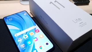 Xiaomi Mi 11 Lite 4G Unboxing: telefon 4G stilat, cu 90% din dotările variantei 5G (Video)