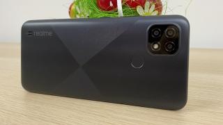 Realme C21: Hardware de buget, cu extra baterie