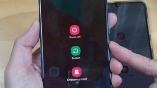 În curând vom putea închide telefonul Android printr-o simplă comandă vocală adresată lui Google Assistant