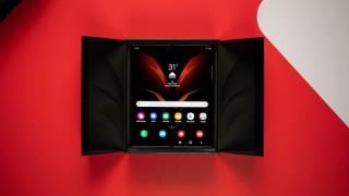 Samsung a brevetat un telefon triplu pliabil; Iată schiţele terminalului