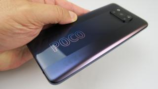 Poco X3 Pro: Telefon solid și gros, cu design împrumutat de la modelul Poco X3