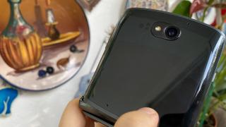 Motorola RAZR 5G: Camera de telefon high midrange clasic, cu selfie de flagship