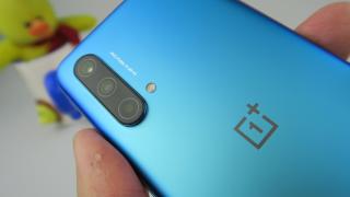 OnePlus Nord CE 5G: Design de un albastru special, format de OnePlus Nord