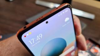 Redmi Note 10 Pro: Acustica este stereo, puterea bine distribuită între difuzoare