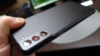 [UPDATE: acum disponibil local] Samsung Galaxy S21 primeşte o actualizare care rezolvă problemele de supraîncălzire şi lag ale camerei