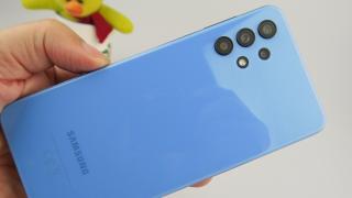Samsung Galaxy A32 5G: Design insolit al camerei din spate, altminteri tot Glasstic