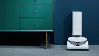 Robot aspirator + cameră de securitate; Samsung lansează noile aspiratoare Jet Bot AI+ la nivel global; Când vin în România?